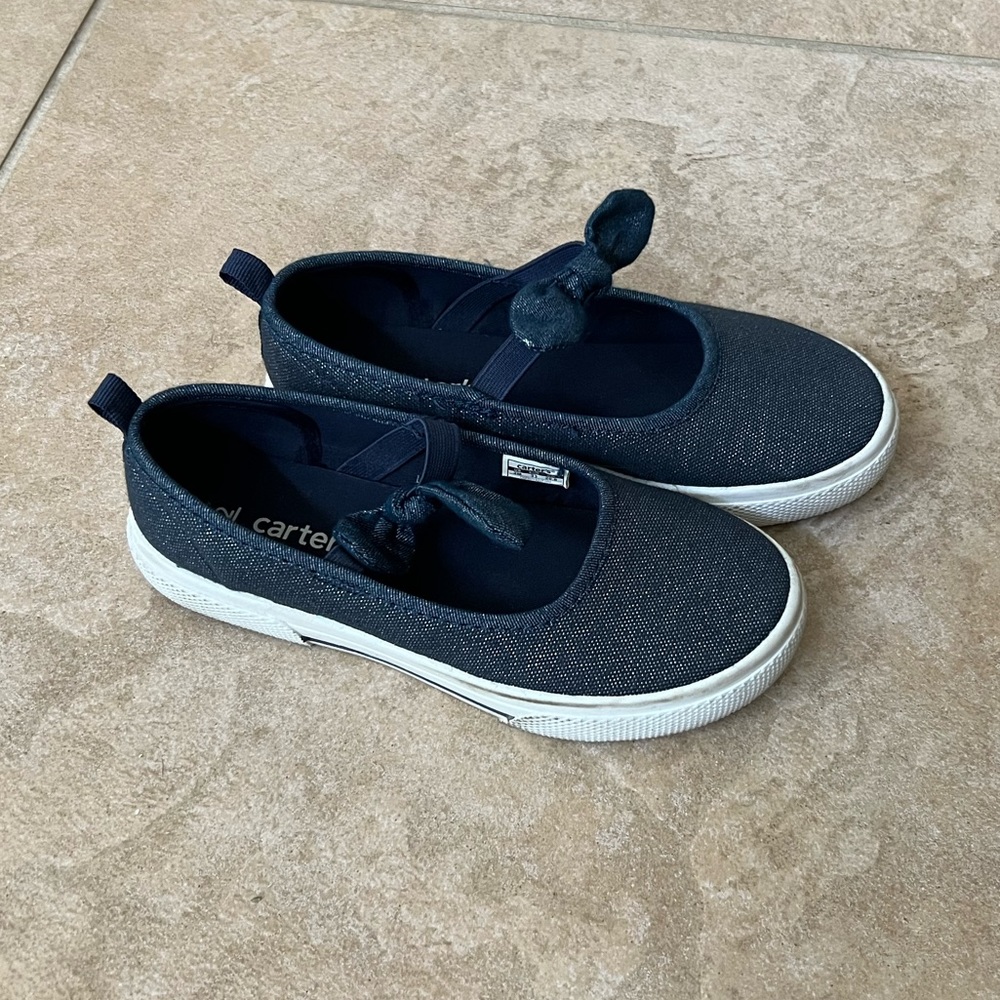 Carter’s Denim Shoes Girls size 2 - Picture 2 of 7